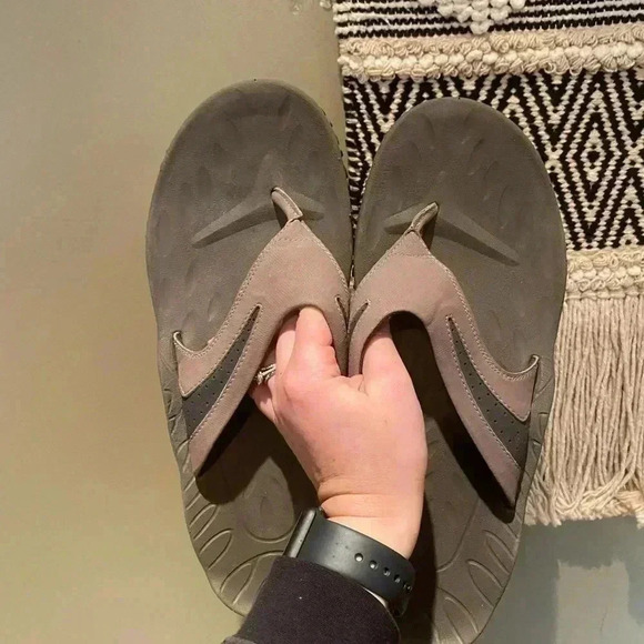 MERRELL MENS SANDALS FLIP FLOPS BROWN SIZE 13